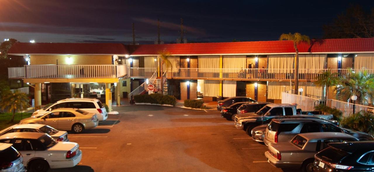 Express Inn & Suites - 5 Miles From St Petersburg Clearwater Airport ภายนอก รูปภาพ