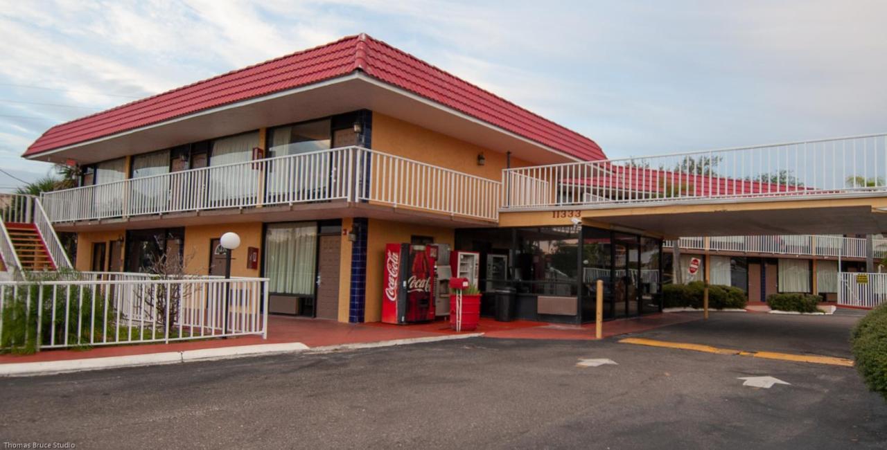 Express Inn & Suites - 5 Miles From St Petersburg Clearwater Airport ภายนอก รูปภาพ