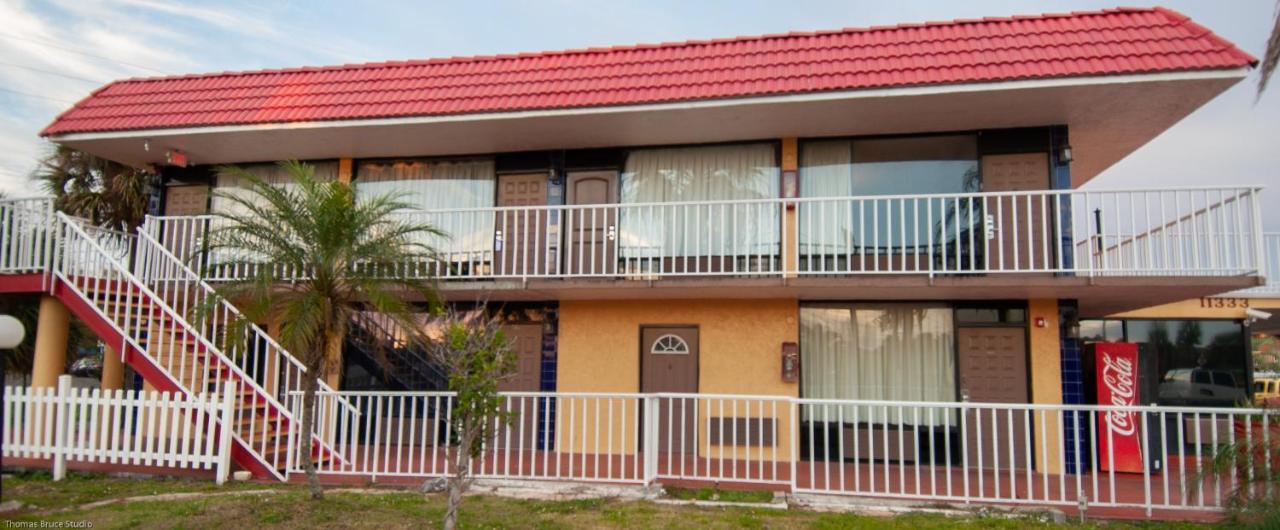 Express Inn & Suites - 5 Miles From St Petersburg Clearwater Airport ภายนอก รูปภาพ